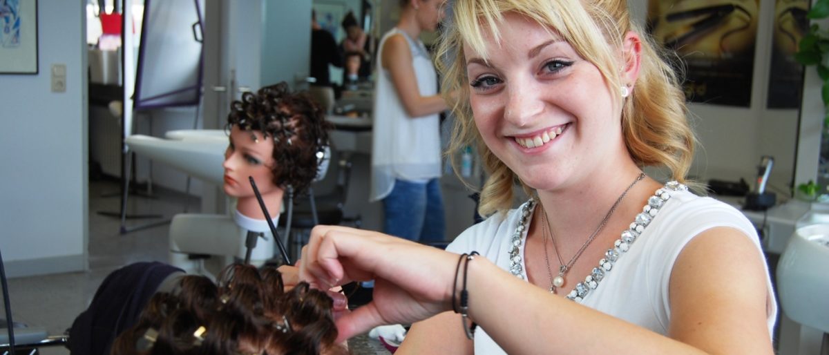 Lena Leinweber Liebt Das Friseurleben Handwerkskammer Trier